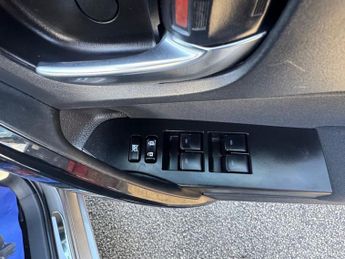 TOYOTA AURIS 1.8 VVT-h Icon Hatchback 5dr Petrol Hybrid CVT Euro 6 (s/s) (136