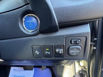 TOYOTA AURIS 1.8 VVT-h Icon Hatchback 5dr Petrol Hybrid CVT Euro 6 (s/s) (136