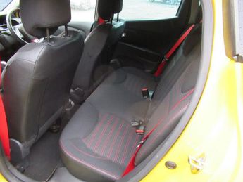 RENAULT CLIO 1.6 TCe Renaultsport Nav Hatchback 5dr Petrol EDC Euro 6 (200 ps