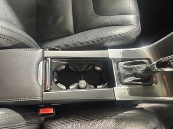 VOLVO XC60 2.4 D5 SE Lux Nav SUV 5dr Diesel Geartronic AWD Euro 5 (215 ps)