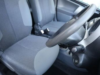 PEUGEOT 107 1.0 12V Urban Hatchback 5dr Petrol Manual Euro 4 (68 ps)