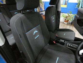 FORD GRAND TOURNEO CONNECT 1.5 EcoBoost Active MPV 5dr Petrol DCT Euro 6 (s/s) (114 ps)