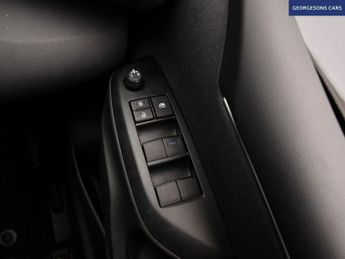 TOYOTA YARIS 1.5 VVT-h Design Hatchback 5dr Petrol Hybrid E-CVT Euro 6 (s/s) 