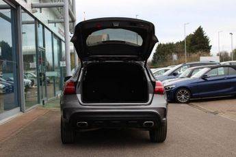MERCEDES-BENZ GLA 2.0 GLA250 AMG Line (Premium Plus) SUV 5dr Petrol 7G-DCT 4MATIC 