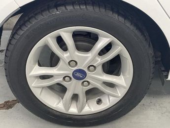 FORD FIESTA 1.25 Zetec Hatchback 5dr Petrol Manual Euro 5 (85 ps) - AA INSPE