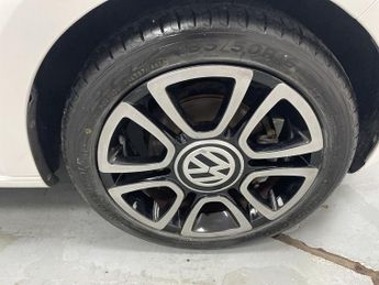 VOLKSWAGEN UP! 1.0 High up! Hatchback 5dr Petrol Manual Euro 5 (75 ps) - AA INS