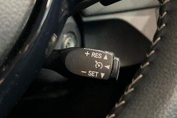 TOYOTA YARIS 1.5 VVT-i Icon Hatchback 5dr Petrol CVT Euro 6 (111 ps) Reverse 