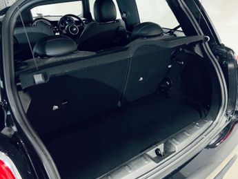 MINI Electric Hatch Cooper SE 32.6kWh Level 2 Hatchback 3dr Electric Auto (184 ps)