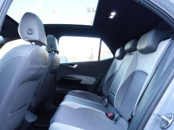 VOLKSWAGEN ID.3 Pro 58kWh Family Hatchback 5dr Electric Auto (145 ps)