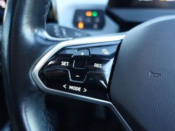 VOLKSWAGEN ID.3 Pro 58kWh Family Hatchback 5dr Electric Auto (145 ps)