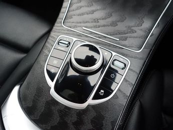 MERCEDES-BENZ GLC 2.1 GLC250d AMG Line (Premium) SUV 5dr Diesel G-Tronic 4MATIC Eu