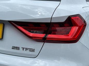 AUDI A1 1.0 TFSI 25 S line Sportback 5dr Petrol S Tronic Euro 6 (s/s) (9