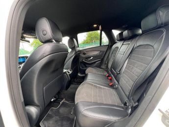 MERCEDES-BENZ GLC 2.0 GLC220d AMG Line SUV 5dr Diesel G-Tronic+ 4MATIC Euro 6 (s/s