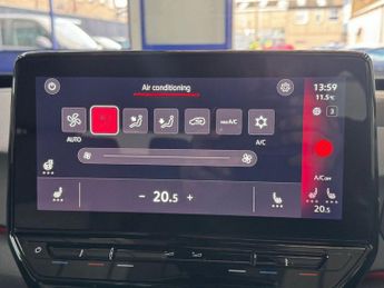 VOLKSWAGEN ID.3 Pro Performance 58kWh Life Hatchback 5dr Electric Auto (204 ps)