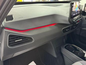 VOLKSWAGEN ID.3 Pro Performance 58kWh Life Hatchback 5dr Electric Auto (204 ps)