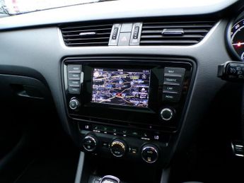 SKODA OCTAVIA 2.0 TDI vRS Estate 5dr Diesel DSG Euro 5 (s/s) (184 ps)