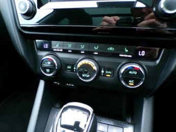 SKODA OCTAVIA 2.0 TDI vRS Estate 5dr Diesel DSG Euro 5 (s/s) (184 ps)