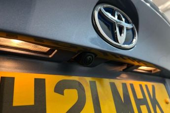 TOYOTA C-HR 1.8 VVT-h GPF Dynamic SUV 5dr Petrol Hybrid CVT Euro 6 (s/s) (12