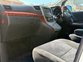 TOYOTA ALPHARD 2.4 Automatic Petrol White 5dr