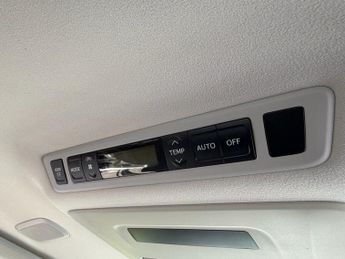 TOYOTA ALPHARD 2.4 Automatic Petrol White 5dr