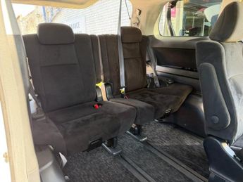 TOYOTA ALPHARD 2.4 Automatic Petrol White 5dr