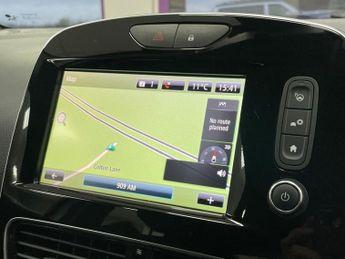 RENAULT CLIO 1.5 dCi Signature Nav Hatchback 5dr Diesel Manual Euro 6 (s/s) (