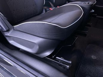 FIAT 500E 24kWh Action Hatchback 3dr Electric Auto (95 ps)