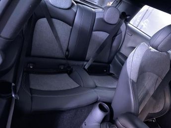 MINI Electric Hatch Cooper SE 32.6kWh Level 2 Hatchback 3dr Electric Auto (184 ps)