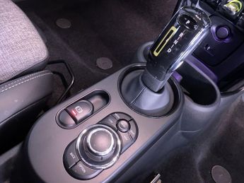 MINI Electric Hatch Cooper SE 32.6kWh Level 2 Hatchback 3dr Electric Auto (184 ps)