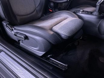 MINI Electric Hatch Cooper SE 32.6kWh Level 2 Hatchback 3dr Electric Auto (184 ps)