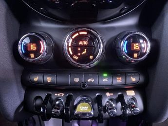 MINI Electric Hatch Cooper SE 32.6kWh Level 2 Hatchback 3dr Electric Auto (184 ps)