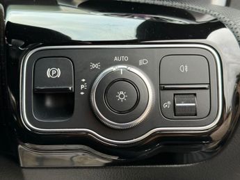 MERCEDES-BENZ CLA 1.3 CLA180 AMG Line (Premium 2) Coupe 4dr Petrol 7G-DCT Euro 6 (