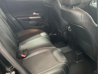 MERCEDES-BENZ 180 1.3 GLA200 Sport (Executive) SUV 5dr Petrol 7G-DCT Euro 6 (s/s) 