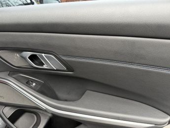 BMW 3 SERIES 2.0 320d M Sport Touring 5dr Diesel Auto xDrive Euro 6 (s/s) (19