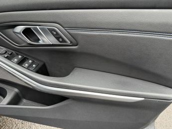 BMW 3 SERIES 2.0 320d M Sport Touring 5dr Diesel Auto xDrive Euro 6 (s/s) (19