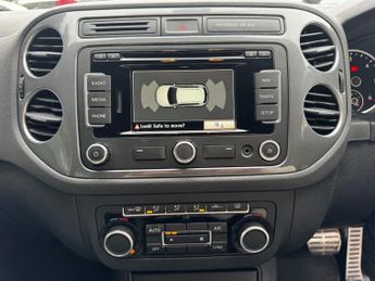 VOLKSWAGEN TIGUAN 2.0 TDI BlueMotion Tech R-Line SUV 5dr Diesel DSG 4WD Euro 5 (s/