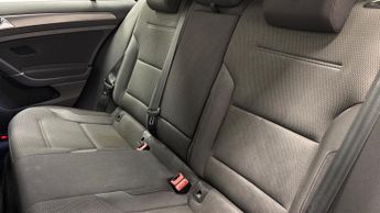 VOLKSWAGEN E-GOLF 35.8kWh e-Golf Hatchback 5dr Electric Auto (136 ps)