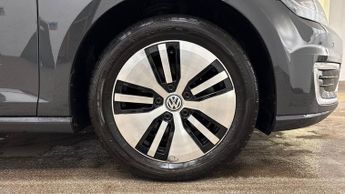 VOLKSWAGEN E-GOLF 35.8kWh e-Golf Hatchback 5dr Electric Auto (136 ps)