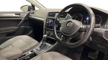 VOLKSWAGEN E-GOLF 35.8kWh e-Golf Hatchback 5dr Electric Auto (136 ps)