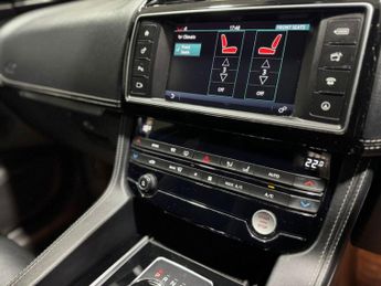 JAGUAR F-PACE 3.0 D300 V6 S SUV 5dr Diesel Auto AWD Euro 6 (s/s) (300 ps)