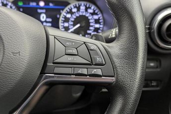 NISSAN JUKE 1.0 DIG-T N-Connecta SUV 5dr Petrol DCT Auto Euro 6 (s/s) (114 p