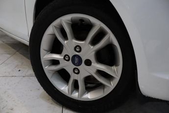 FORD FIESTA 1.6 Zetec Hatchback 5dr Petrol Powershift Euro 6 (105 ps) CAT N!