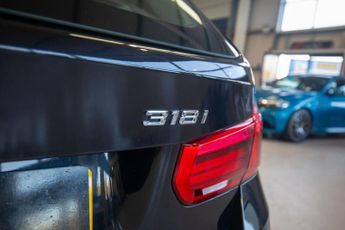 BMW 3 SERIES 1.5 318i SE Touring 5dr Petrol Auto Euro 6 (s/s) (136 ps)