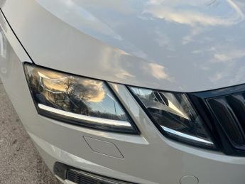 SKODA OCTAVIA 2.0 TSI GPF vRS Hatchback 5dr Petrol DSG Euro 6 (s/s) (245 ps)