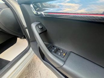 SKODA OCTAVIA 2.0 TSI GPF vRS Hatchback 5dr Petrol DSG Euro 6 (s/s) (245 ps)