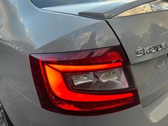 SKODA OCTAVIA 2.0 TSI GPF vRS Hatchback 5dr Petrol DSG Euro 6 (s/s) (245 ps)