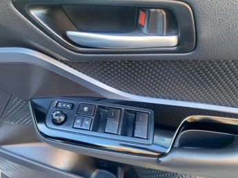 TOYOTA C-HR 1.8 VVT-h Design CVT Euro 6 (s/s) 5dr