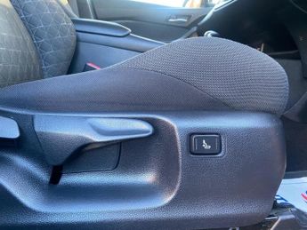 TOYOTA C-HR 1.8 VVT-h Design CVT Euro 6 (s/s) 5dr