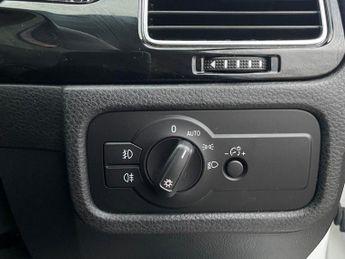 VOLKSWAGEN TOUAREG 3.0 TDI V6 BlueMotion Tech R-Line SUV 5dr Diesel Tiptronic 4WD E