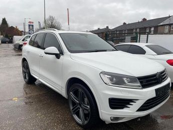 VOLKSWAGEN TOUAREG 3.0 TDI V6 BlueMotion Tech R-Line SUV 5dr Diesel Tiptronic 4WD E